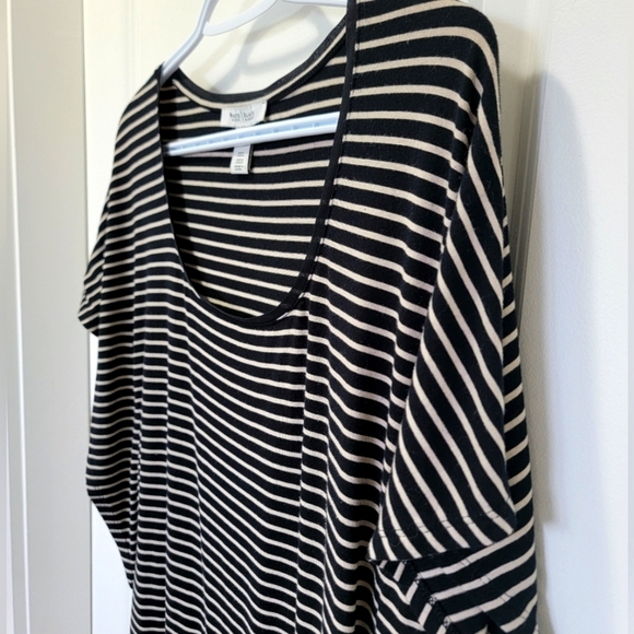 Black and tan  stripe blouse (L) - Picture 1 of 8